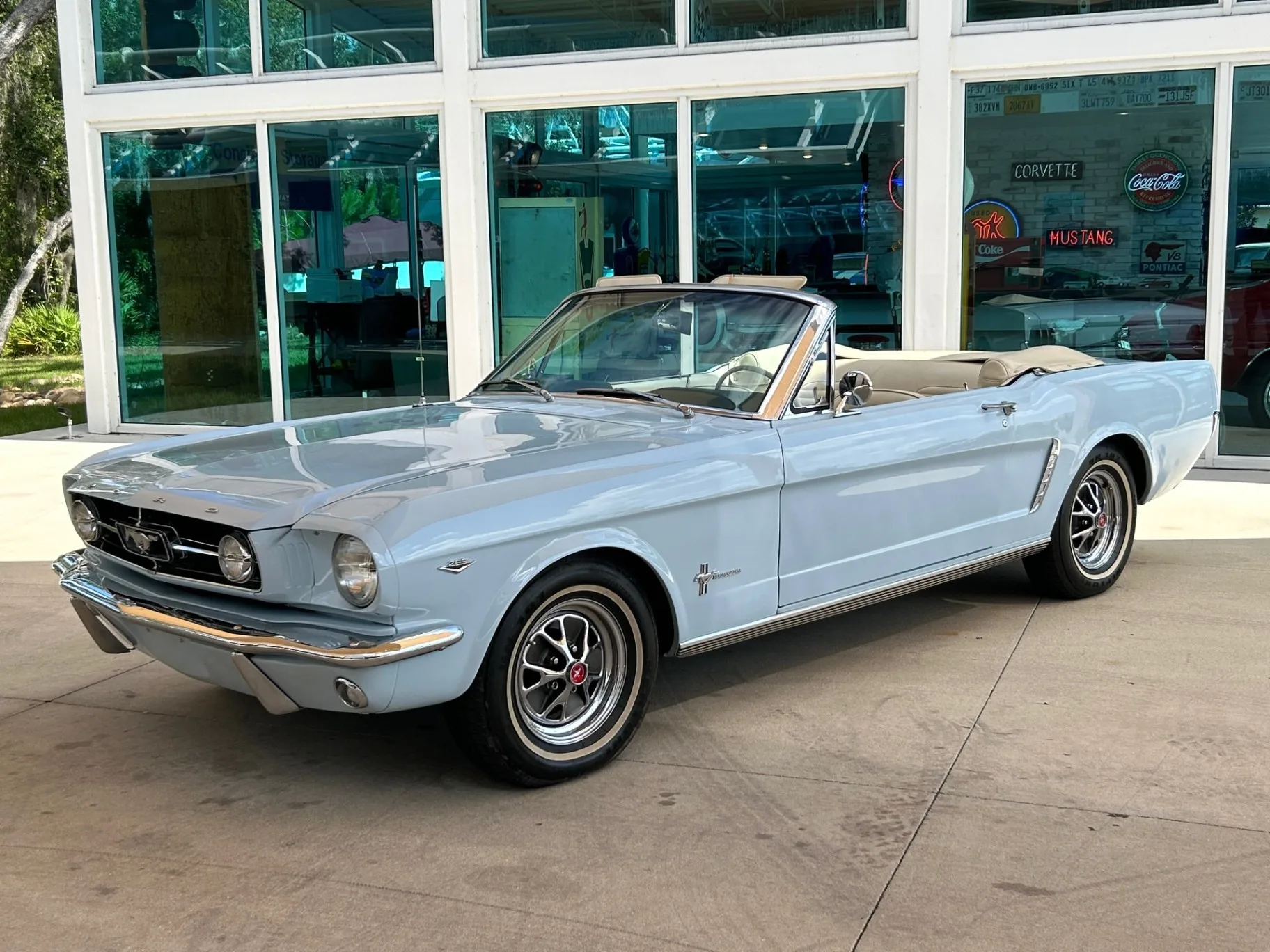 1965 Ford Mustang Blue&White